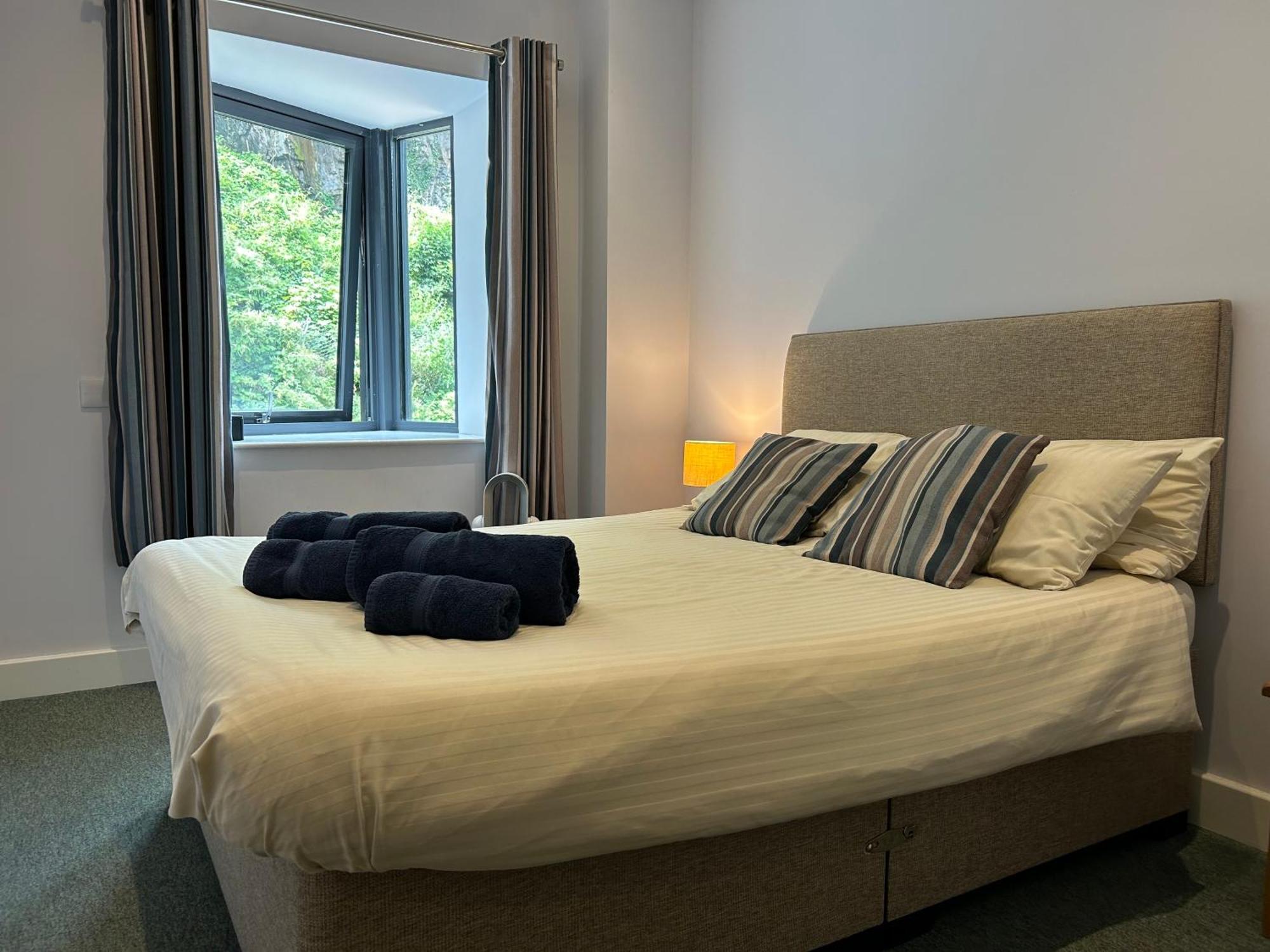 Harbour - The Marine Centre, Harbour, Sa69 9he Hotel a capsule Saundersfoot