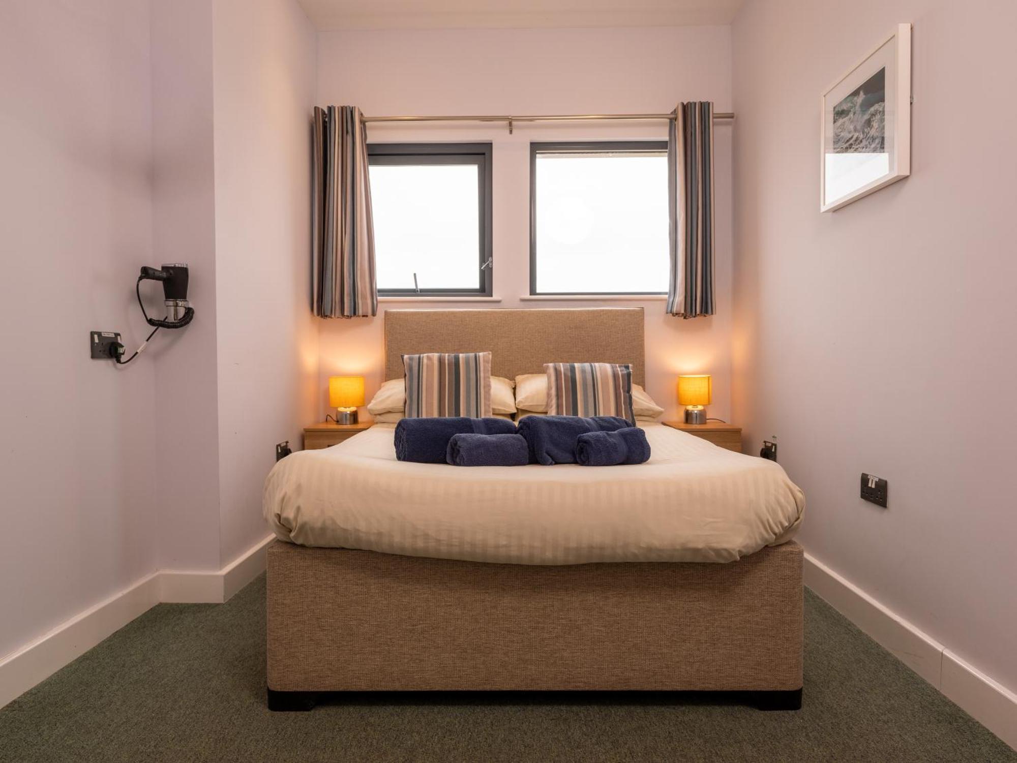 Harbour - The Marine Centre, Harbour, Sa69 9he Hotel a capsule Saundersfoot